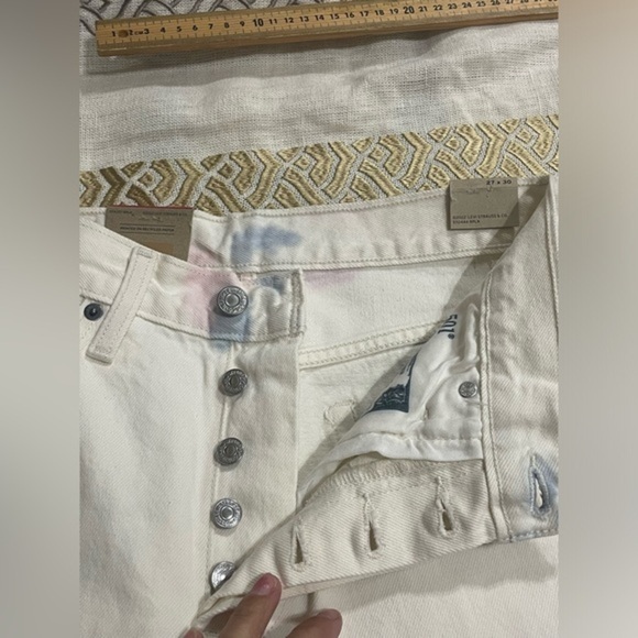 Levi's® 501® Original Women's Jeans, Size 27 x 30 - Picture 10 of 14